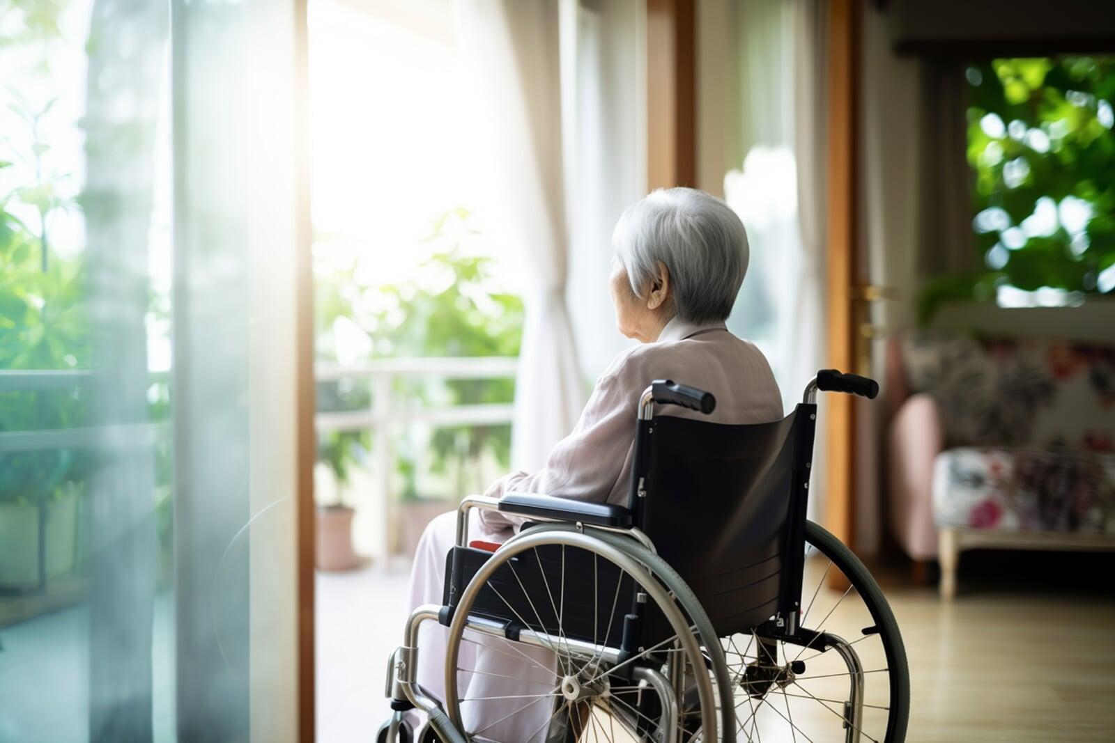 親が高齢になってきた…今から考える介護とお金のこと  