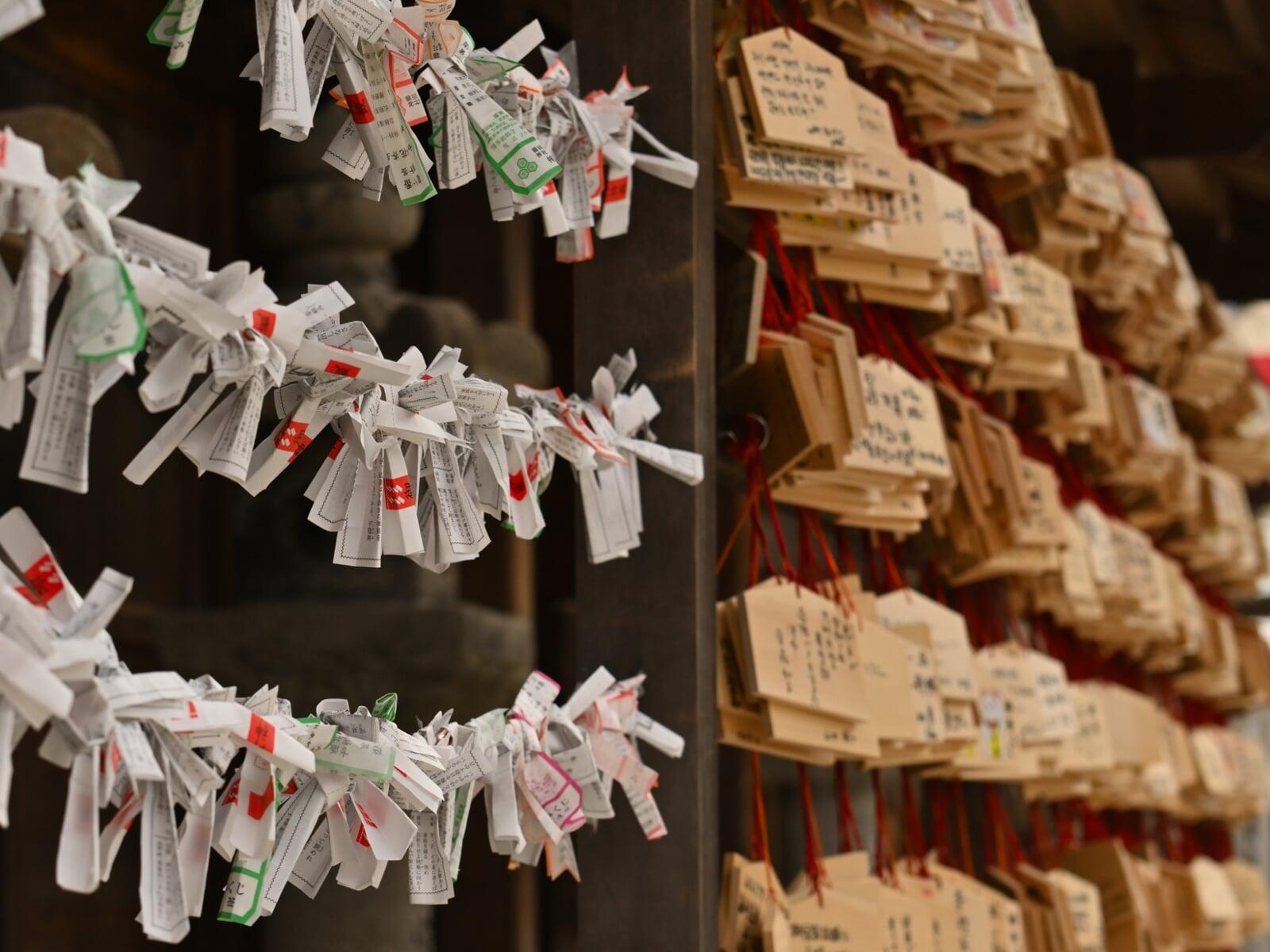 初詣で実はやりがち…“やってはいけないこと”5選｜知らないと損するお参りマナー  