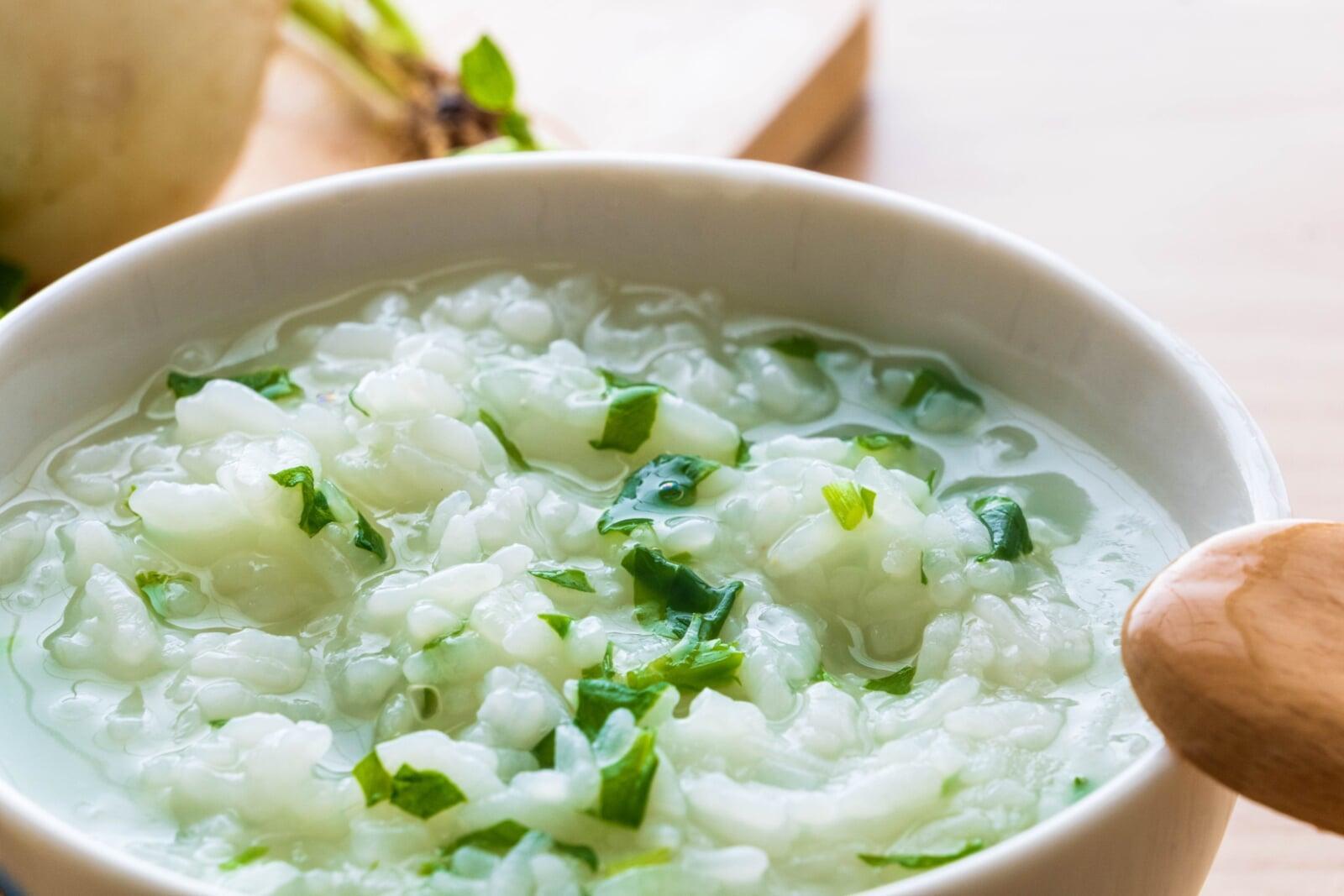 【七草すべて言えますか？】七草粥はなぜ食べるの？意味・由来、楽しみ方まで