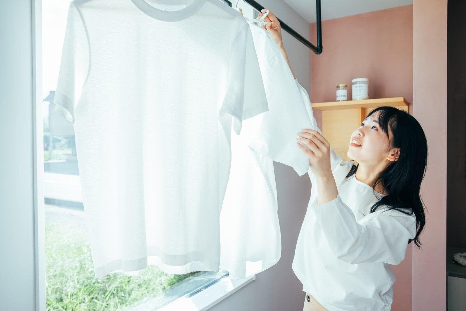 夏服のしまい方｜汗ジミ・黄ばみを防ぐ「しまい洗い」のやり方と収納のコツ  